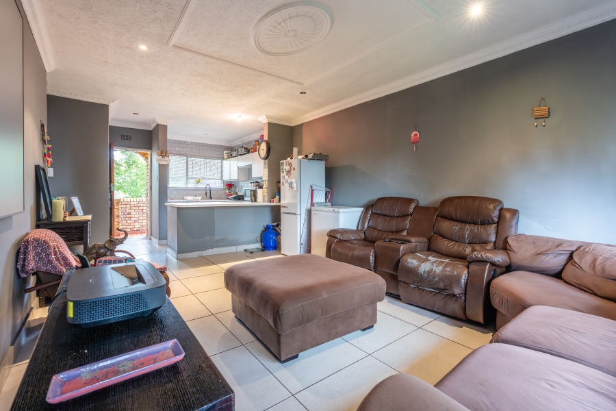 2 Bedroom Property for Sale in Buccleuch Gauteng