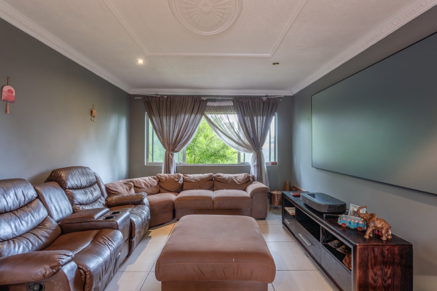 2 Bedroom Property for Sale in Buccleuch Gauteng