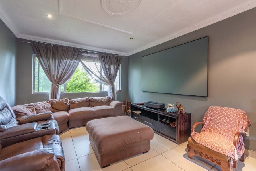 2 Bedroom Property for Sale in Buccleuch Gauteng