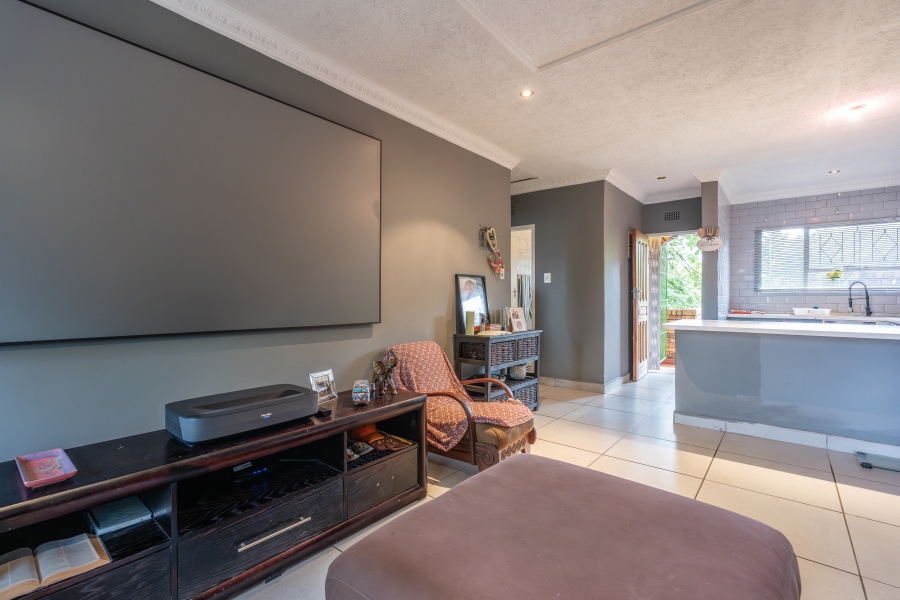 2 Bedroom Property for Sale in Buccleuch Gauteng