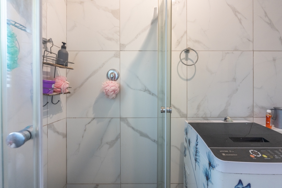 2 Bedroom Property for Sale in Buccleuch Gauteng