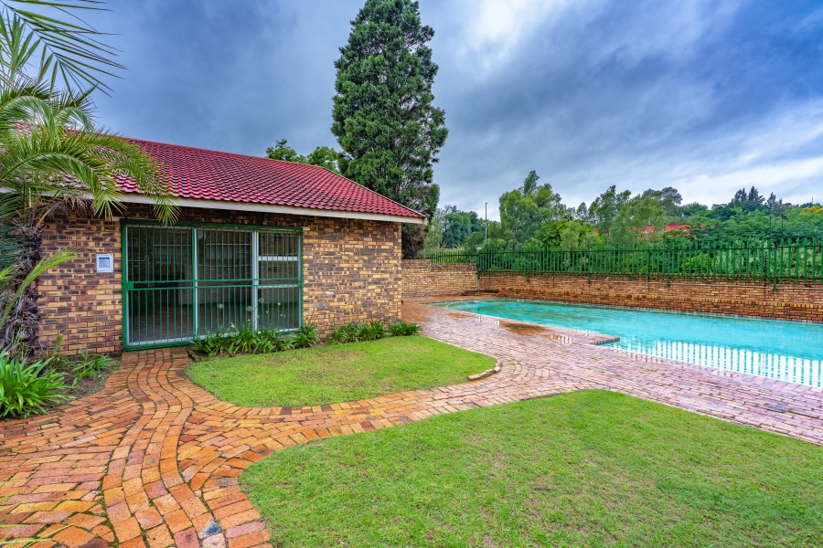 2 Bedroom Property for Sale in Buccleuch Gauteng