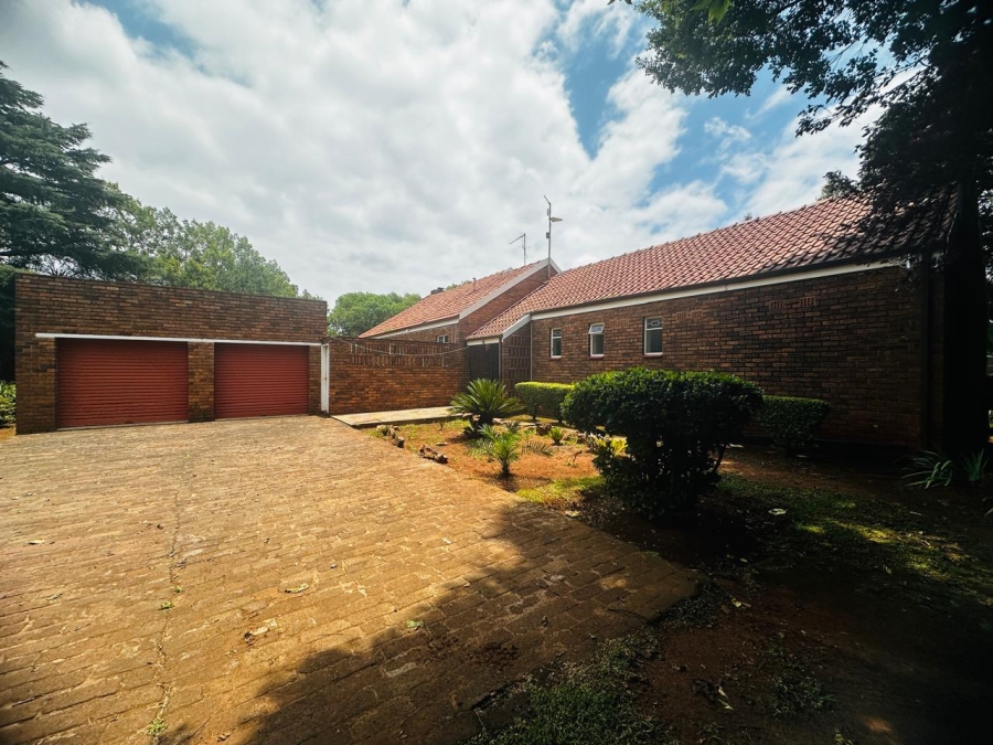 To Let commercial Property for Rent in Kenleaf Gauteng