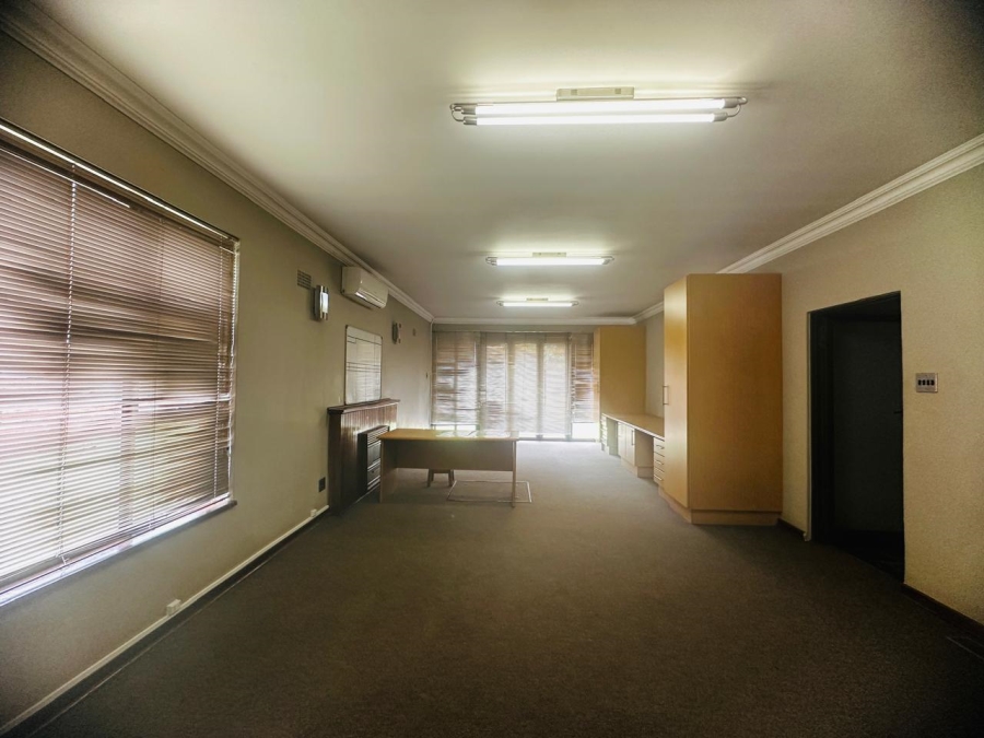 To Let commercial Property for Rent in Kenleaf Gauteng