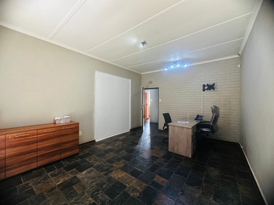 To Let commercial Property for Rent in Kenleaf Gauteng