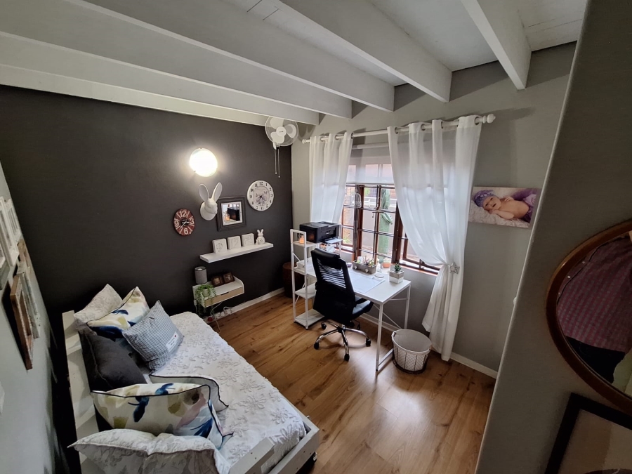 4 Bedroom Property for Sale in Eldoraigne Gauteng