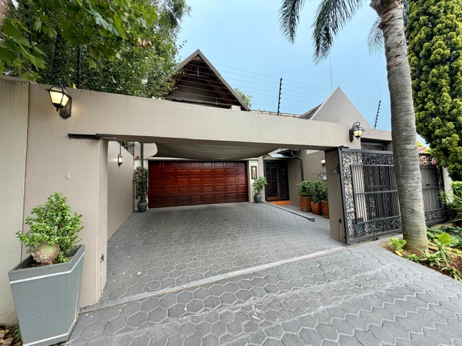 4 Bedroom Property for Sale in Eldoraigne Gauteng