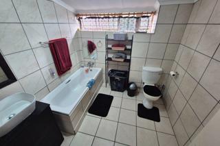 2 Bedroom Property for Sale in Tileba Gauteng