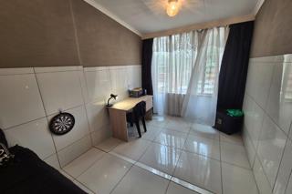 2 Bedroom Property for Sale in Tileba Gauteng