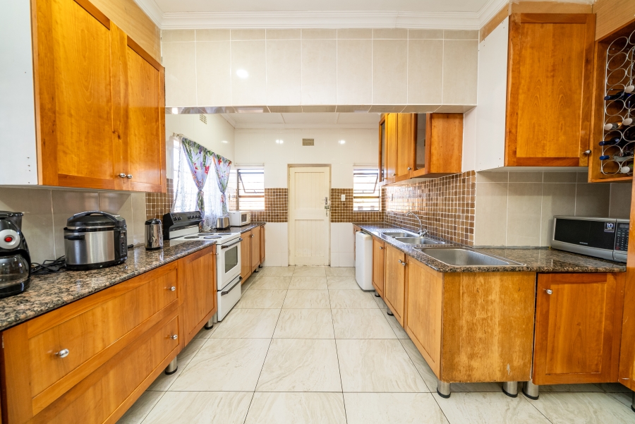 4 Bedroom Property for Sale in Linmeyer Gauteng