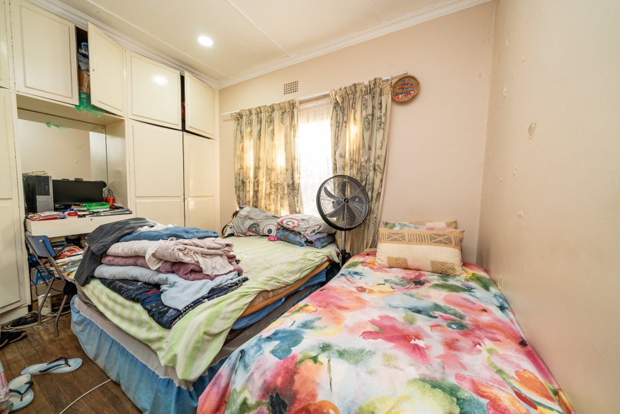 4 Bedroom Property for Sale in Linmeyer Gauteng