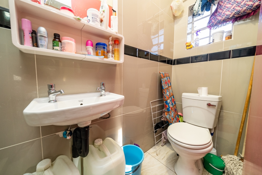 4 Bedroom Property for Sale in Linmeyer Gauteng