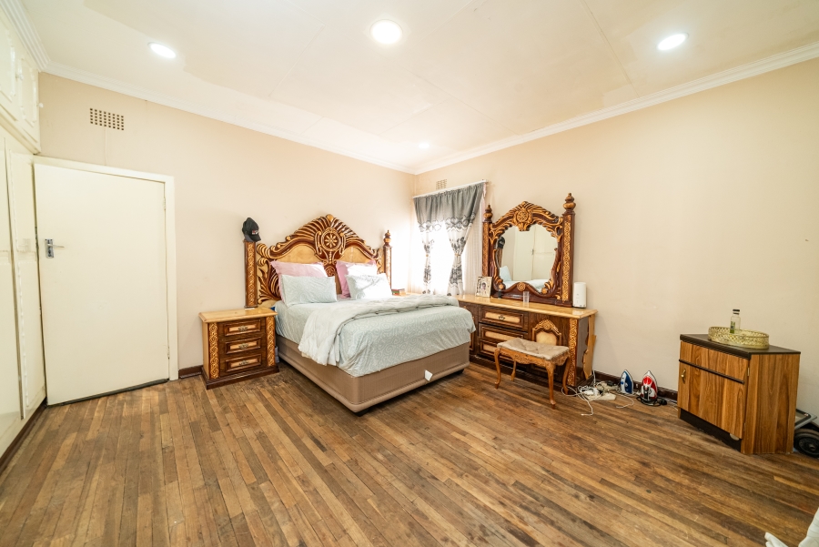 4 Bedroom Property for Sale in Linmeyer Gauteng