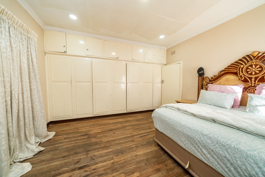 4 Bedroom Property for Sale in Linmeyer Gauteng