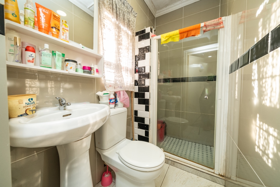 4 Bedroom Property for Sale in Linmeyer Gauteng