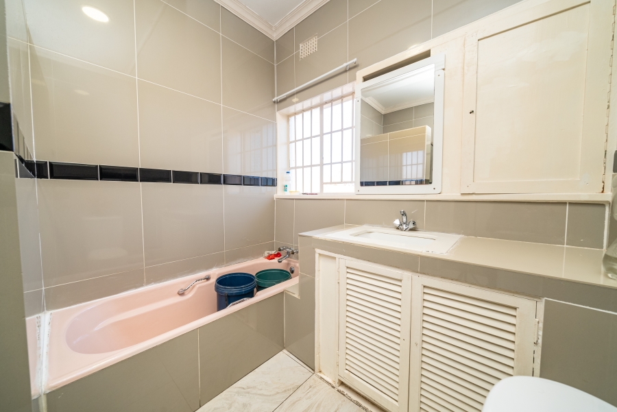 4 Bedroom Property for Sale in Linmeyer Gauteng