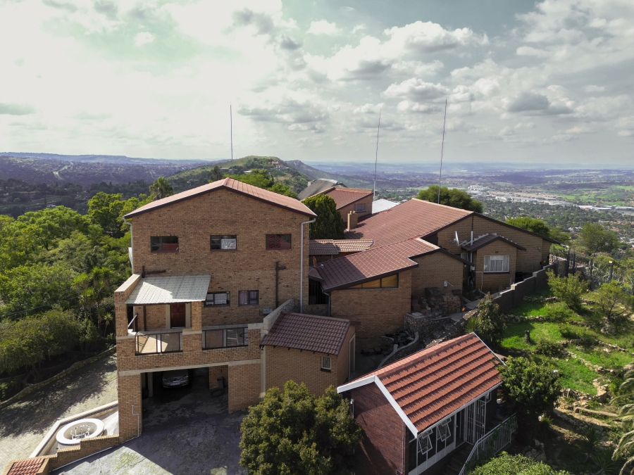 7 Bedroom Property for Sale in Constantia Kloof Gauteng