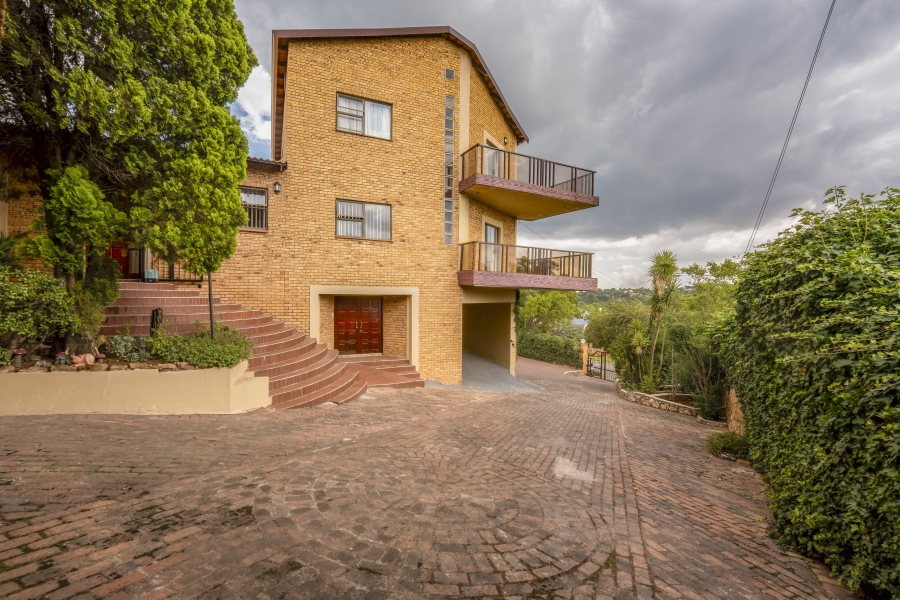 7 Bedroom Property for Sale in Constantia Kloof Gauteng