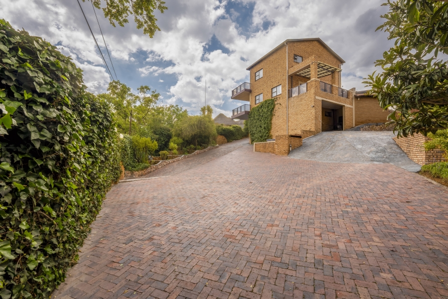 7 Bedroom Property for Sale in Constantia Kloof Gauteng