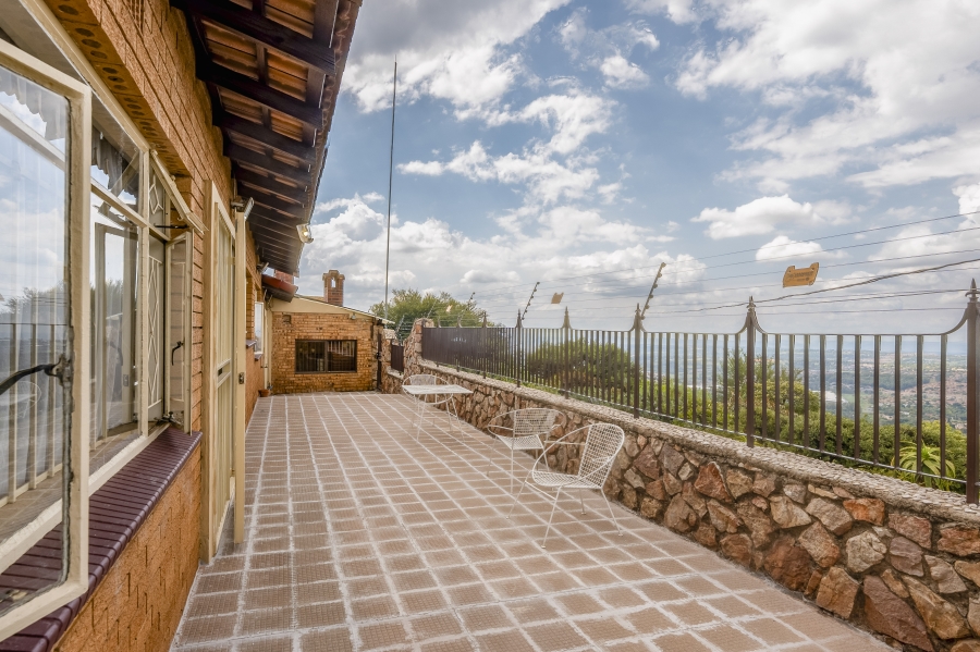 7 Bedroom Property for Sale in Constantia Kloof Gauteng