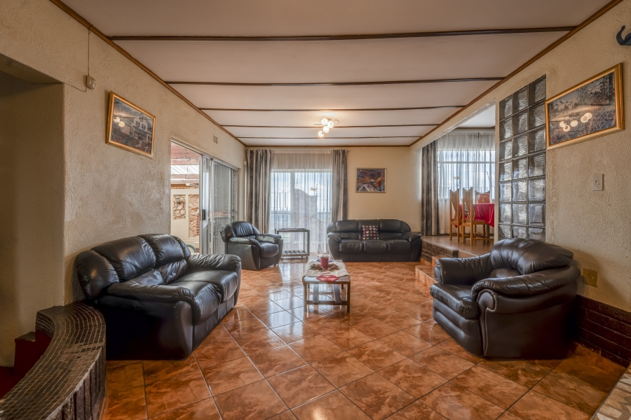 7 Bedroom Property for Sale in Constantia Kloof Gauteng