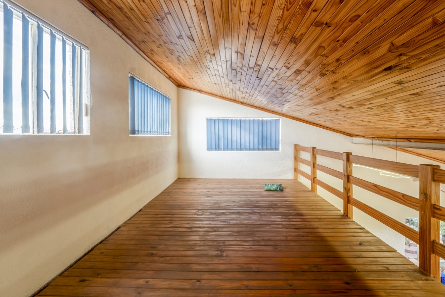 7 Bedroom Property for Sale in Constantia Kloof Gauteng