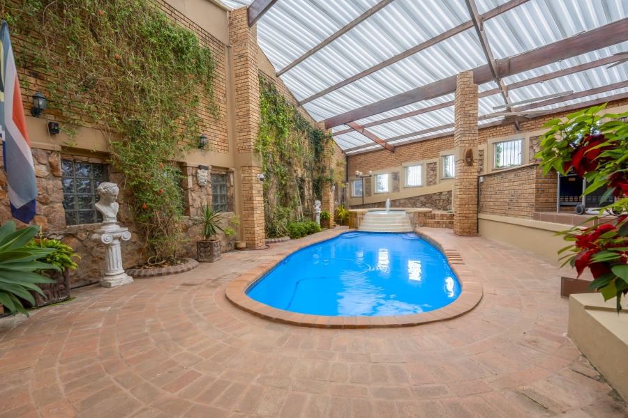 7 Bedroom Property for Sale in Constantia Kloof Gauteng