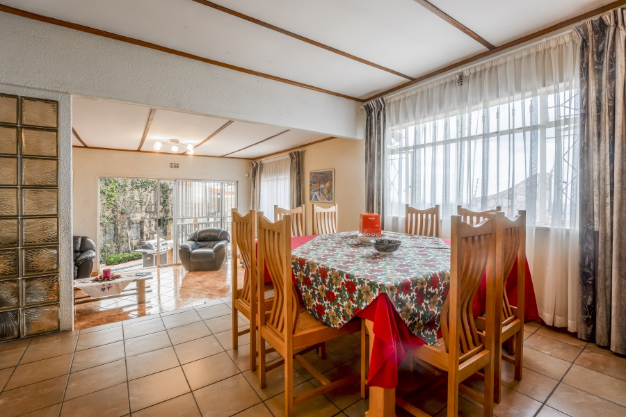 7 Bedroom Property for Sale in Constantia Kloof Gauteng