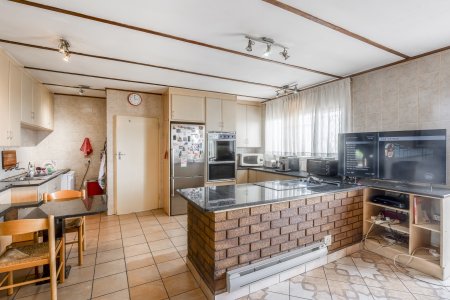 7 Bedroom Property for Sale in Constantia Kloof Gauteng