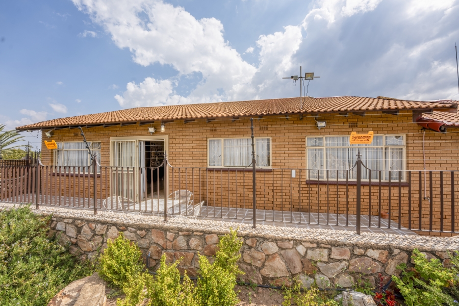 7 Bedroom Property for Sale in Constantia Kloof Gauteng