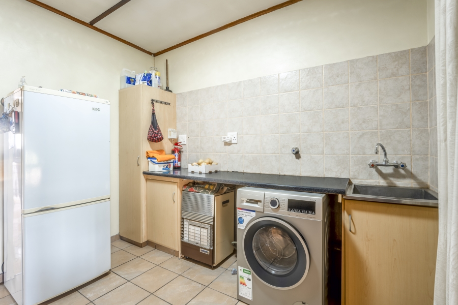 7 Bedroom Property for Sale in Constantia Kloof Gauteng