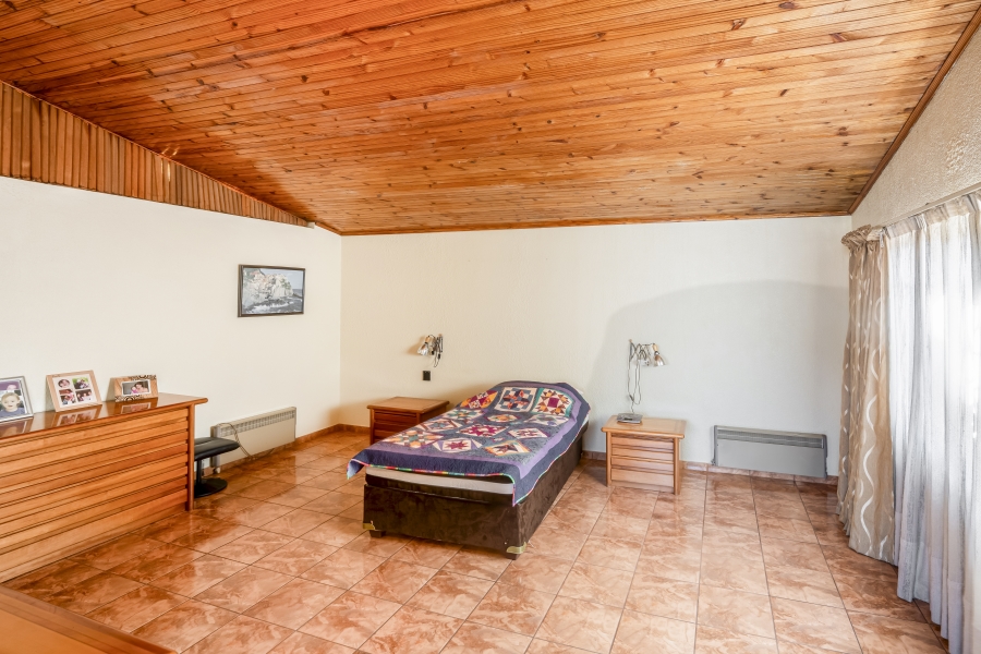 7 Bedroom Property for Sale in Constantia Kloof Gauteng