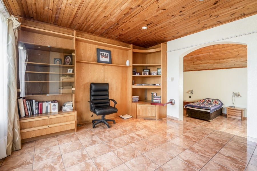 7 Bedroom Property for Sale in Constantia Kloof Gauteng