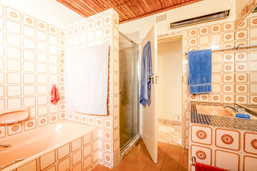 7 Bedroom Property for Sale in Constantia Kloof Gauteng