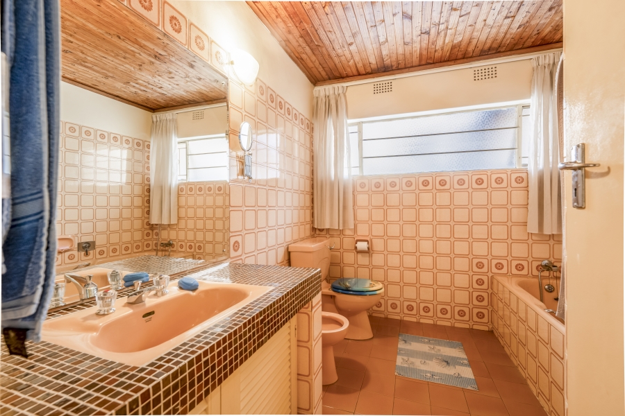 7 Bedroom Property for Sale in Constantia Kloof Gauteng