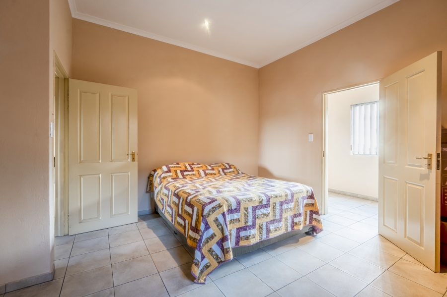 7 Bedroom Property for Sale in Constantia Kloof Gauteng