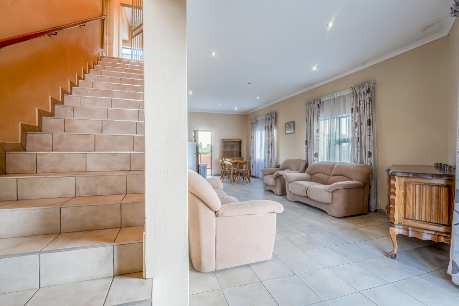 7 Bedroom Property for Sale in Constantia Kloof Gauteng