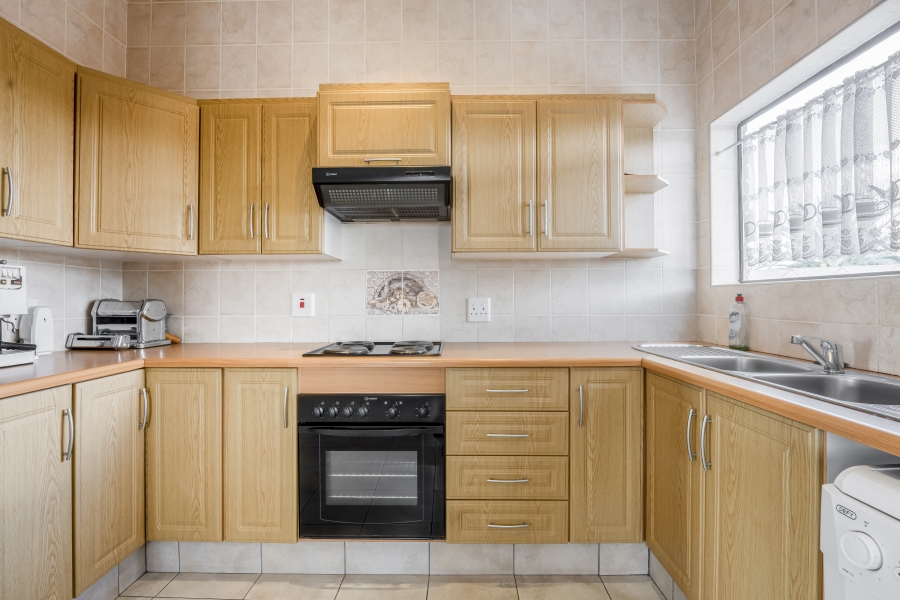 7 Bedroom Property for Sale in Constantia Kloof Gauteng