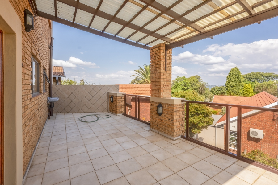 7 Bedroom Property for Sale in Constantia Kloof Gauteng