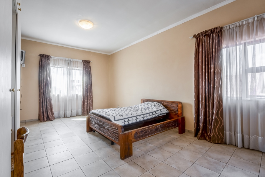 7 Bedroom Property for Sale in Constantia Kloof Gauteng