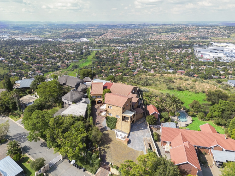 7 Bedroom Property for Sale in Constantia Kloof Gauteng