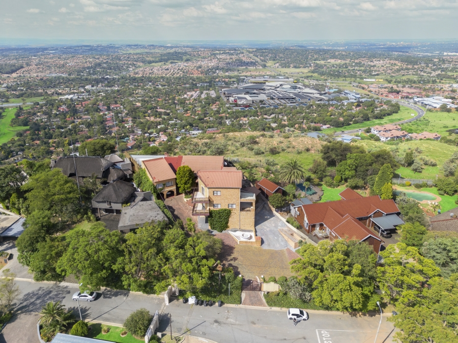 7 Bedroom Property for Sale in Constantia Kloof Gauteng