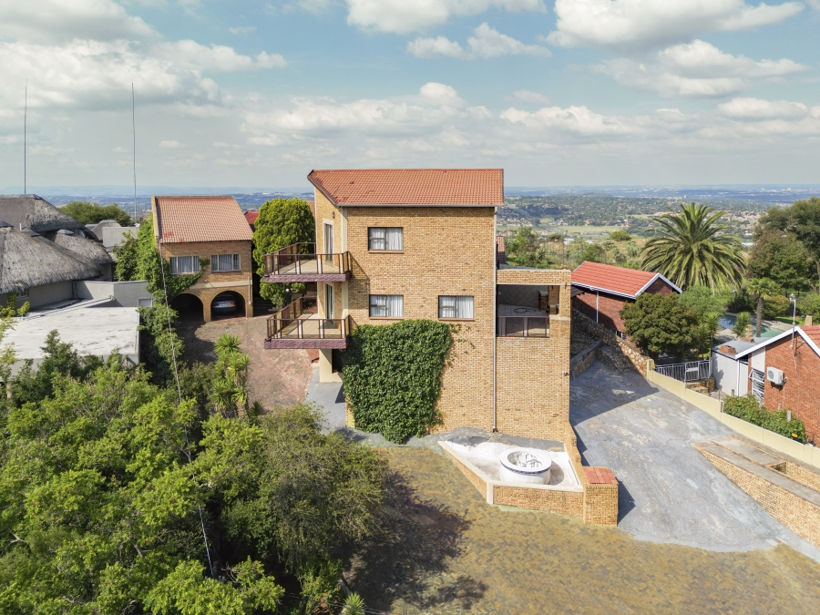 7 Bedroom Property for Sale in Constantia Kloof Gauteng