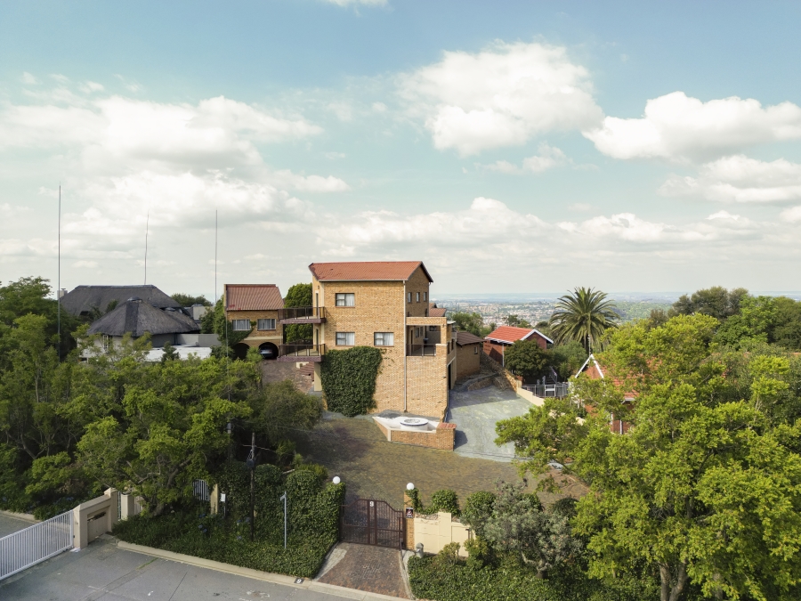 7 Bedroom Property for Sale in Constantia Kloof Gauteng