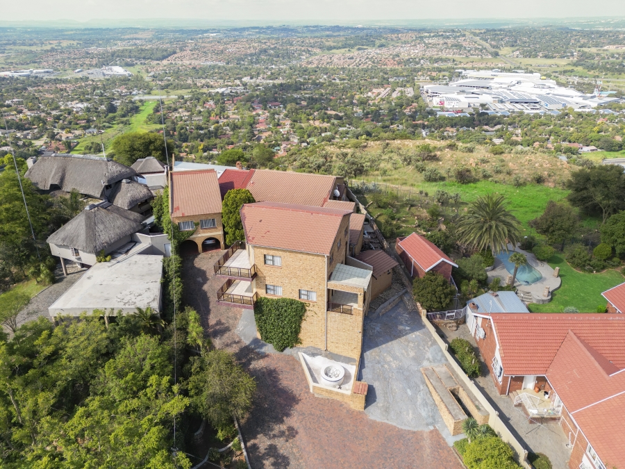 7 Bedroom Property for Sale in Constantia Kloof Gauteng