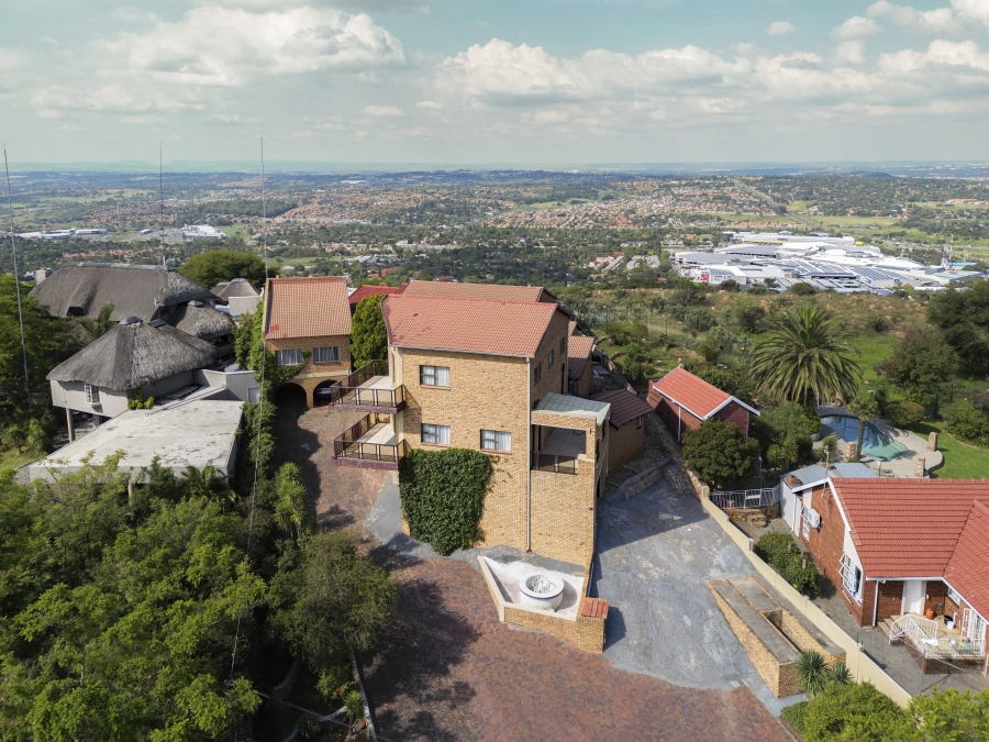 7 Bedroom Property for Sale in Constantia Kloof Gauteng