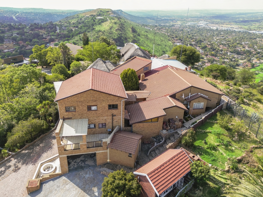 7 Bedroom Property for Sale in Constantia Kloof Gauteng