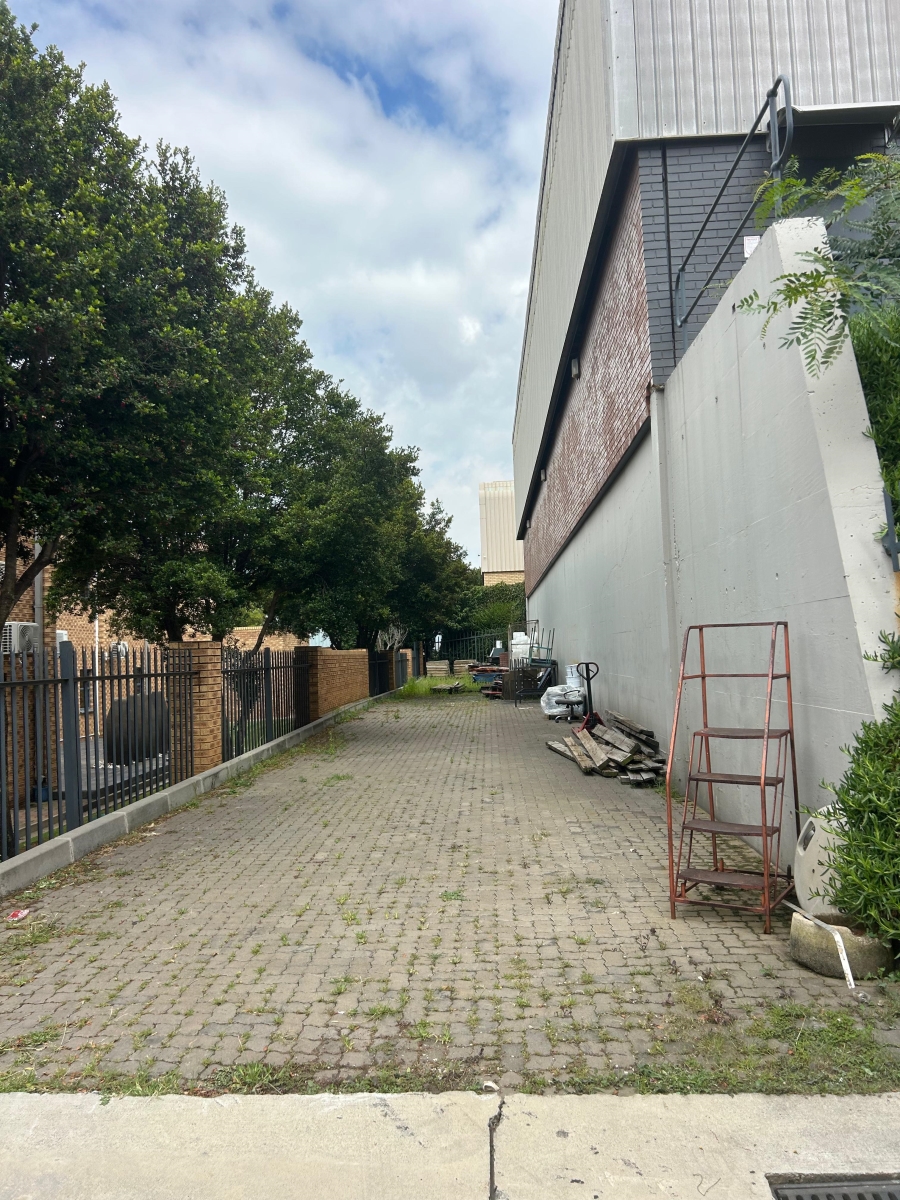 To Let commercial Property for Rent in Longmeadow Gauteng