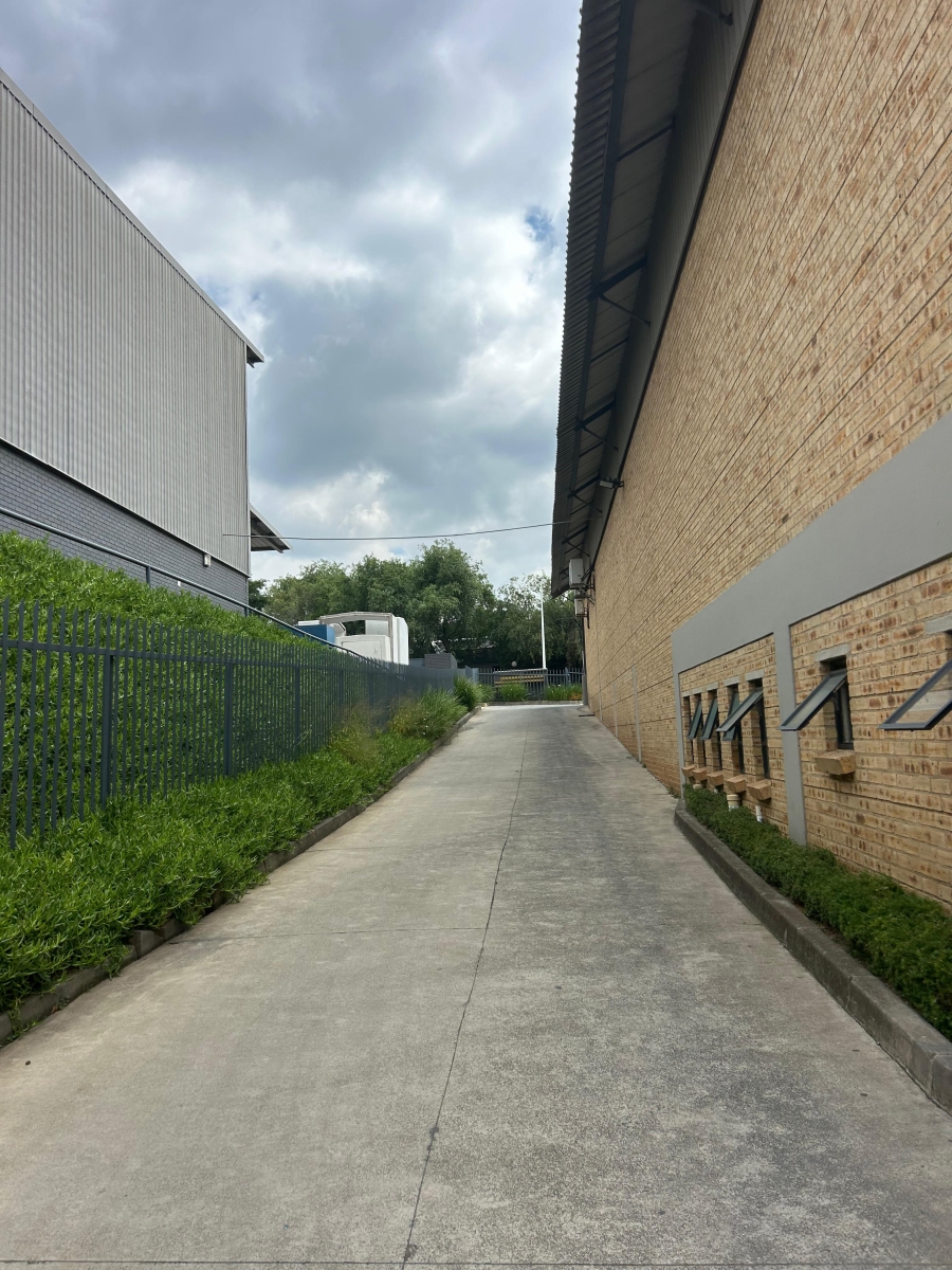 To Let commercial Property for Rent in Longmeadow Gauteng