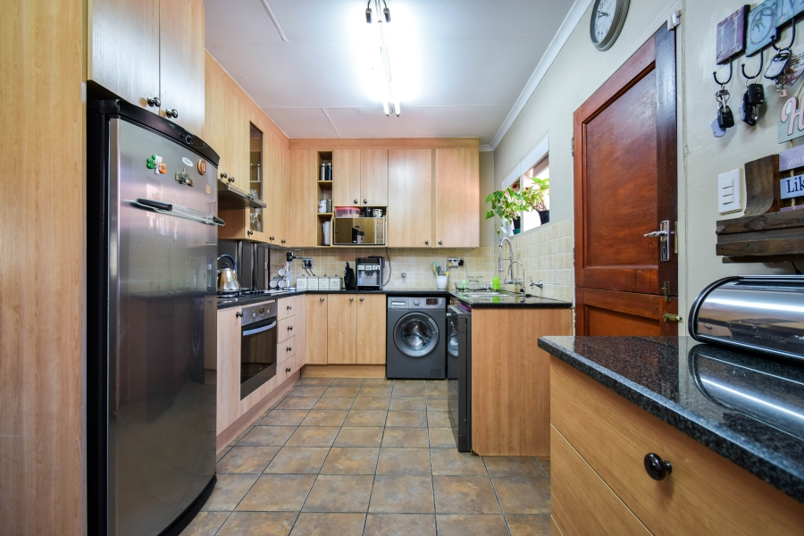 5 Bedroom Property for Sale in Garsfontein Gauteng